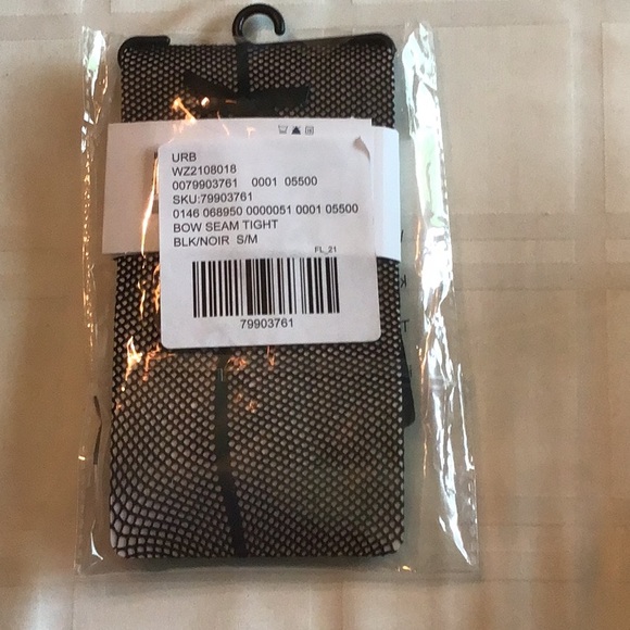 NEW Back Bow Seam Fishnet Tights from Urban Outfitters - Picture 3 of 3